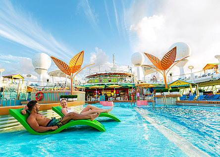 OasisOfTheSeaPool_HomepageRoyalCaribbean