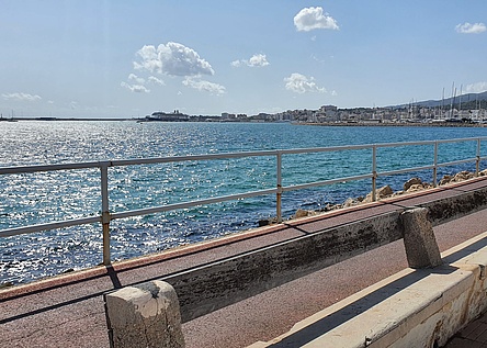 Promenade_Meerblick_Sonne_Baenke