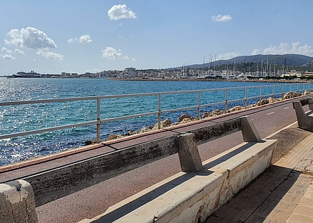 Promenade_Meerblick_Sonne_Baenke