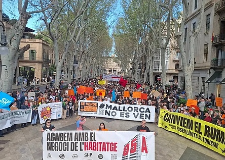 Menys_turisme_mas_vida_Protest_2024