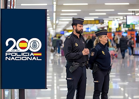 Polizei_Flughafen_Policia_Nacional