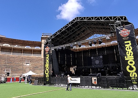 Stierkampfarena_Palma_Buehne_es_Coliseu_intern_Dominik