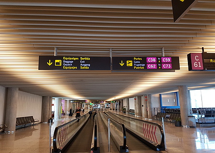 Abflug_Flughafen_Halle_Terminal