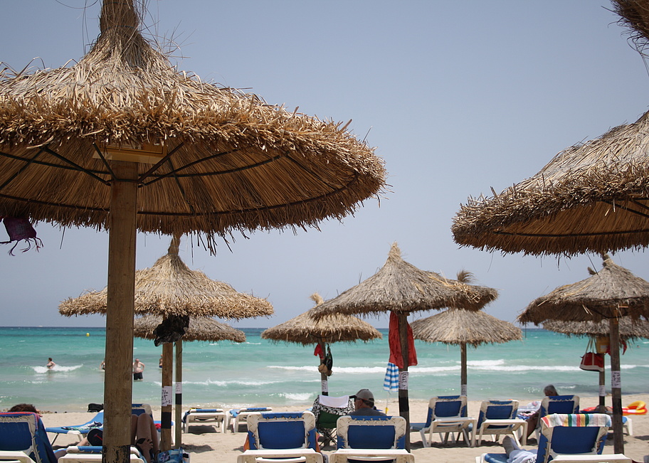 Urlaub__Strand__Touristen__1_