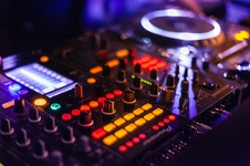 dj_pult dj_pult