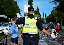 Polizei_regelt_Verkehr_Schulen_ajuntament_Palma