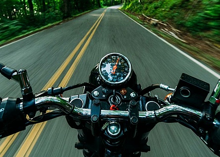 in_30_prozent_der_toedlichen_unfaelle_sind_motorradfahrer_verwickelt