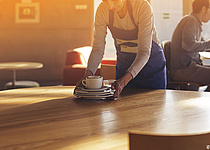 Kellner_Cafe_Caib