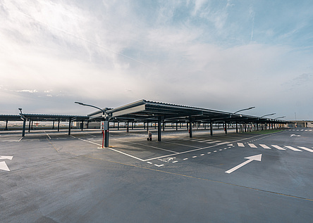Flughafen_Parkdeck_Parkhaus_Aena