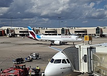 Flughafen_Palma_Flugzeug_Eurowings_intern_Dominik
