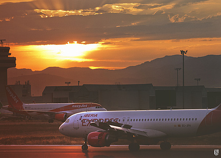 Flughafen_Flugzeug_caib