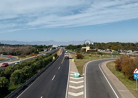 Neue_Fahrbahn_so_n_Oms_Flughafenautobahn_consell