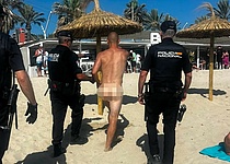 nackt_tourist_Playa_de_Palma_policia_local_Palma_facebook