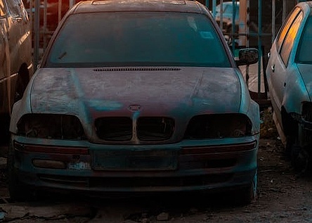 Schrottauto