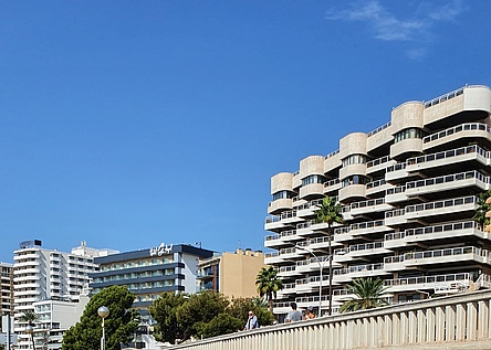 Promenade_Hafen_Radler_Hotels