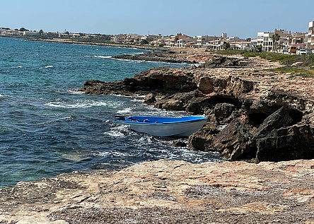 Fluechtlingsboot_Migranten1