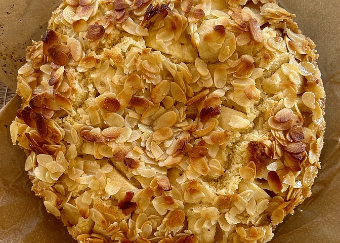Frau Mayers Rezept vom 14.1. Apfelkuchen mit Mandelhaube