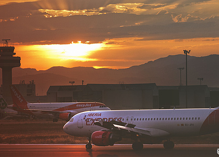 Flugzeug_Flughafen_Sonne_caib