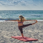 yoga_frau_strand