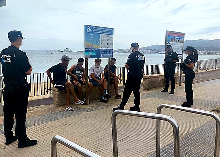 Illegale_Parkplatzanweiser_PoliciadePalma