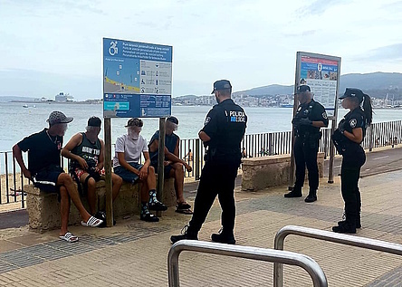 Illegale_Parkplatzanweiser_PoliciadePalma