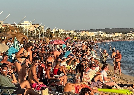 Sonnenfinsternis_Playa_Brillen_Menschen