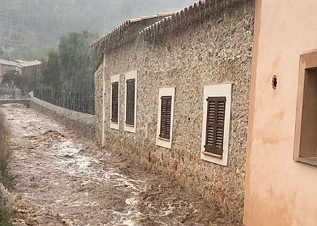 regen_auf_mallorca_sorgt_fuer_ueberschwemmungen_und_strassensperrungen