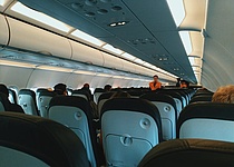 Flugzeug_an_Bord_Sitze_Passagiere_Pexels