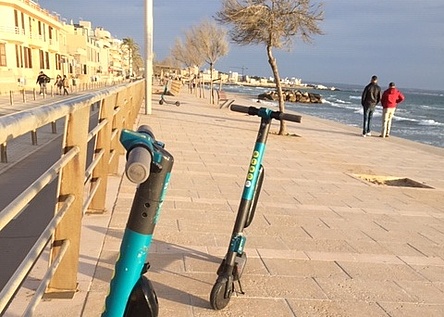 Roller_Scooter