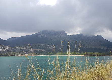 Staussee_Wolken_Tramuntana_Gorg_Blau