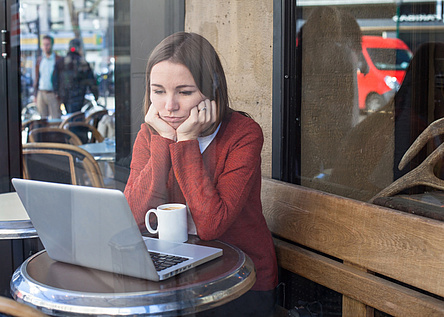 Arbeit_computer_laptop_cafe_caib