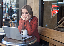 Arbeit_computer_laptop_cafe_caib