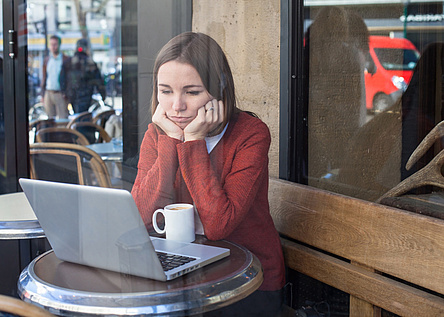 Arbeit_computer_laptop_cafe_caib