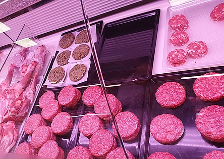 Fleisch_Auslage_wie_Supermarkt