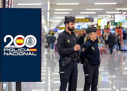 FlughafenPalmaFestnahmeBeamte_PoliciaNacional