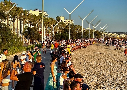 Sonnenfinsternis_Playa_Menschen_Mauer