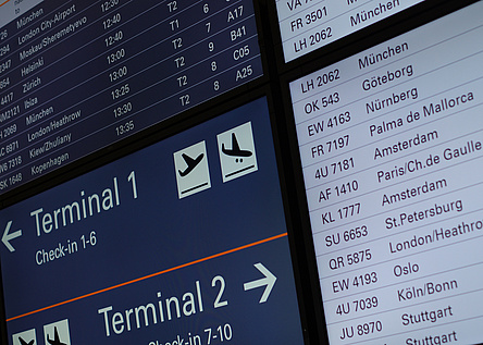 Abflug_Tafeln_Flughafen_caib