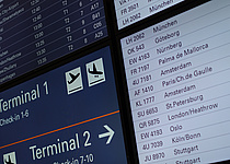 Abflug_Tafeln_Flughafen_caib