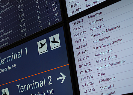 Abflug_Tafeln_Flughafen_caib