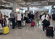 FlughafenMenschenKoffer_Intern_Pia