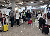 FlughafenMenschenKoffer_Intern_Pia