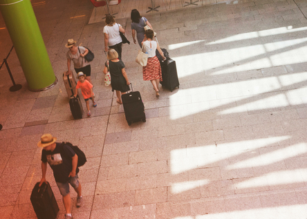 Touristen_Flughafen_Koffer_Reisen_caib