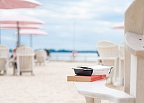 Strand_Sonnenliege_Schirm