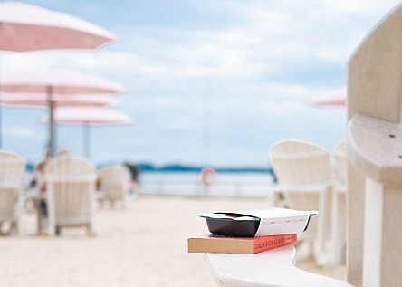 Strand_Sonnenliege_Schirm