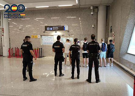 PoliciaNacional_Verhaftung9Niederlaender