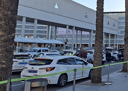 Taxistand_Flughafen_Palma_2_2025_intern_Dominik