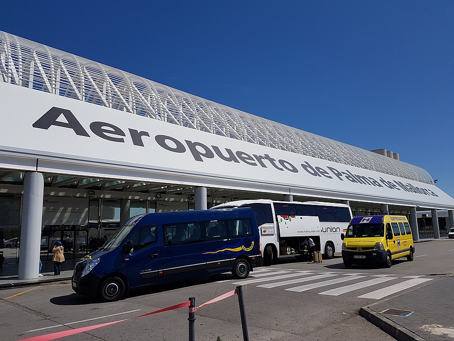 Airport_Flughafen_Apr18