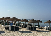 _es_trenc_strand_fuenf_strandbars_stehen_schon