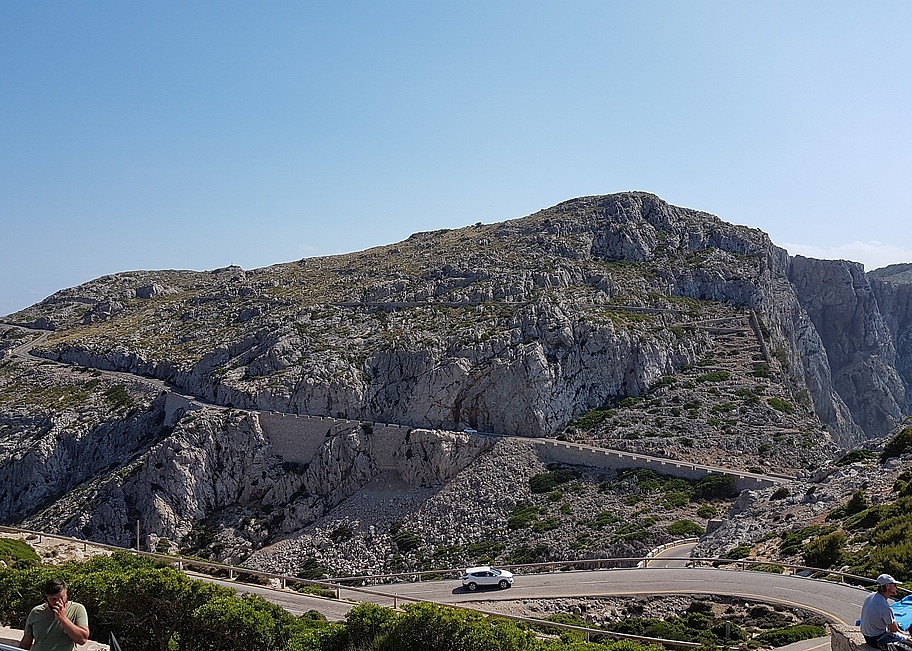 Strasse_zum_Cap_Formentor_Auto_Bus