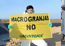 MacrogranjasProtest_Facebook_GreenpeaceEspana